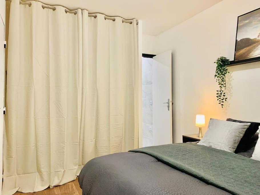 Appartement T2 Ideal Pour Familles Ou Sejour D Affaire Argenteuil Exterior photo